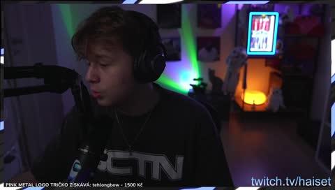 Ten chatter u toho týpka