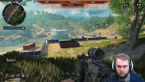 direkt zwischen die augenbrauen..