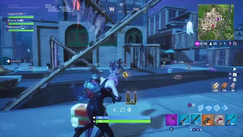 Damit die Nichte gucken, wie Tante Nina spielt