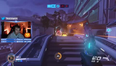 SpookyMos!  IG/TW: TrueAmos