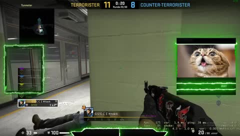 Riiz råber og skriger for teamet til at miste focus