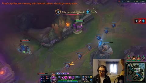 Evelynn OTP Ain’t nobody bringing us down down down down down down They could try but we’re gonna wear the crown !KDA
