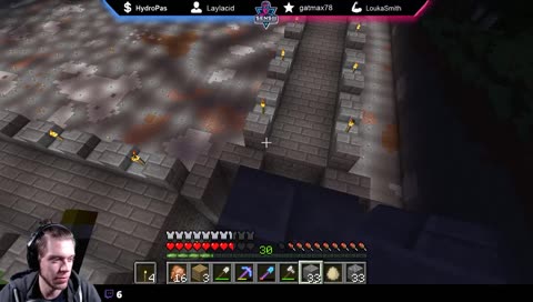 [FR] Le chateau avance !