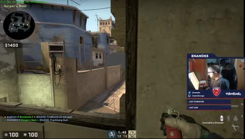 JUGANDO CSGO.