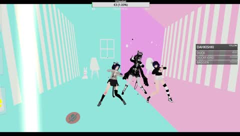 Playing some VrChat with friends !! 