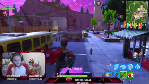 FORTNITE BATTLE ROYALE SOLO - Come watch me die :)