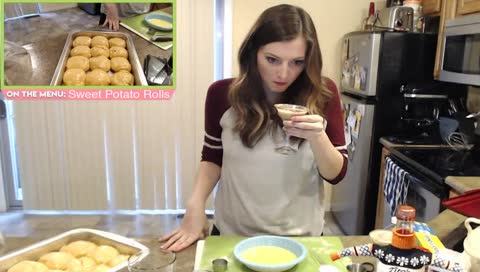 Food Network Winner Making Thanksgiving Treats! On the Menu: Sweet Potato Rolls, Pumpkin Pie Martini's & Sweet Potato Casserole!