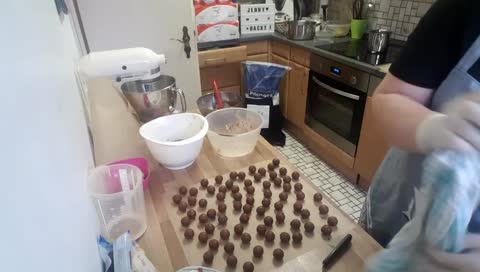 [GER] Pralinen fertig machen  #BackenIstLiebe #TortenWerk #CupCakeLiebe #Banausenbande