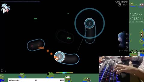 Streamer pluje na widzów