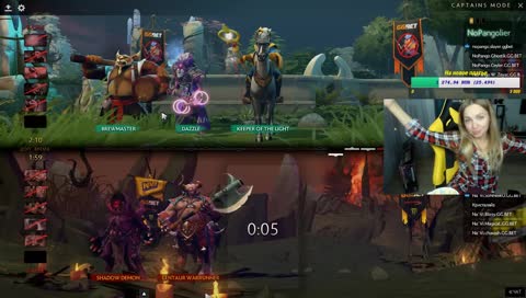 ГОРЯЧАЯ ЧИКА НЕПРОФЕССИОНАЛЬНО СМОТРИТ ИГРУ НАВИ