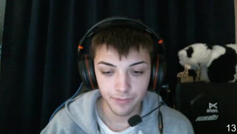 Dancing OMEGALUL/ lip sync🦒 • @Cxmmander on all socials • #Cxmmanders