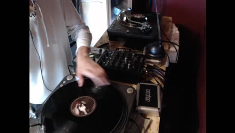 Tekno Live Stream, 100% Vinyl