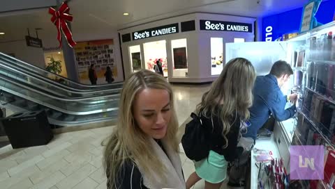 BUYING XMAS GIFTS FOR PEOPLE POG 🎁🎉