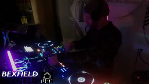 MIXIN WITH THA HOMIES
