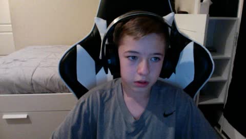 I'm Back! - Playing Some Roblox | Family Friendly