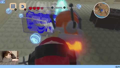 Oliver is live building thangs