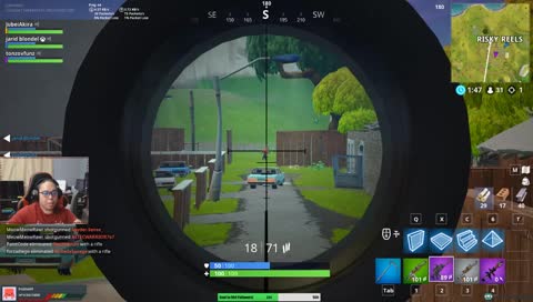 Join the Stream, lets talk...while i lose my games ♥