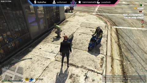 [FR] Julia de retour avec son groupe ! ❤️