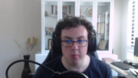 Daniel Drago satisfies hunger before an intense click session