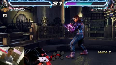 Si me pego atrás me dice dámelo, me lo sacó de la boca pa fumárselo - Jin Kazama