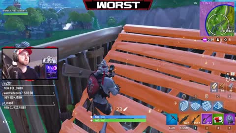 Wearing a pro's tee = plays like a pro? | ¡Twitch Prime |