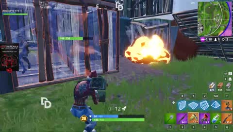 I attac I protecc I aim for da neck Twitter: @GoDuckyD