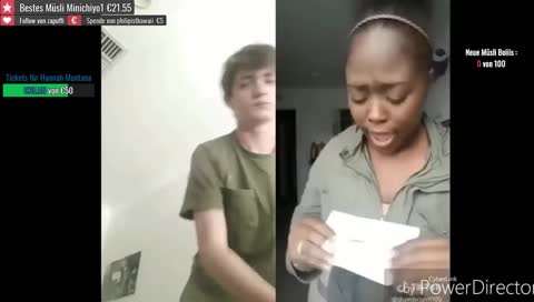 TikTok gucken und Kick Korn Pucken