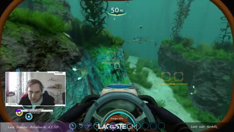 Blondínke sa stal na čerpacej stanici poriadny trapas /tankovala benzin do Tesly/ haha