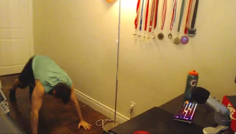 Cherry red Final mouse! 1SUB=1O PUSHUPS 1 follow= 10 situps Tonights total: 100 push ups