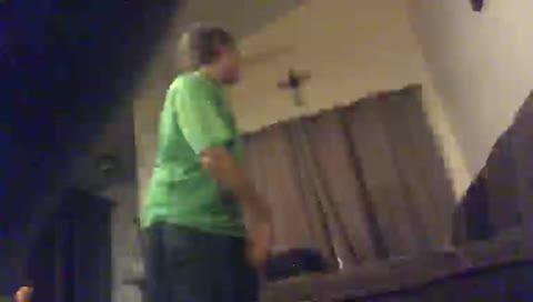 Watch me sing and dance 