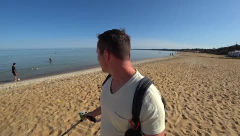 TREASURE [ɐᴉlɐɹʇsnɐ] KKrikey