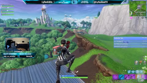 Happy Holidaze !giveaway