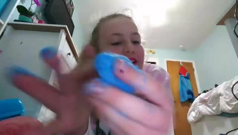 What not to do with hair chalk :3