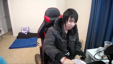 Follow my main acc @TRyuga ! Streaming from alt playing League today (* > * )