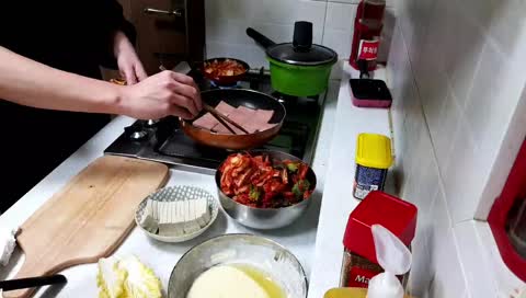 츄떼기와 함께하는 요리방송(스팸두부김치)