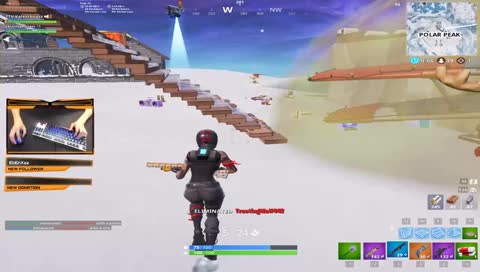 New Streamer plays Fortnite streched