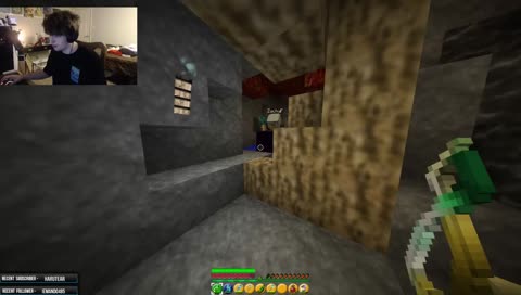 water kills keyboards || !twitter !sub + more ||