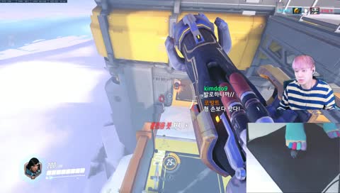 발로 오버워치를 하는 사람이 있다?