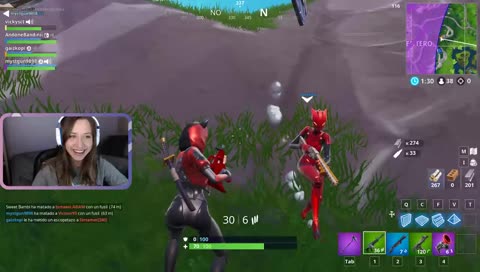 Jugando a Fortnite en pijama