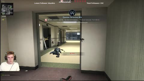 [Aus Streamer] Broly Movie Anyone? 500 Followers for Somethin idk !instagram !twitter !youtube