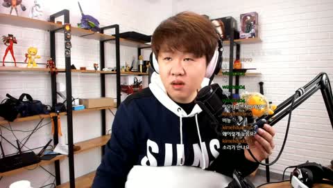 [PUBGM] 이제 딱 3일 남았습니다..... 크.. 크라운 가야해요.......