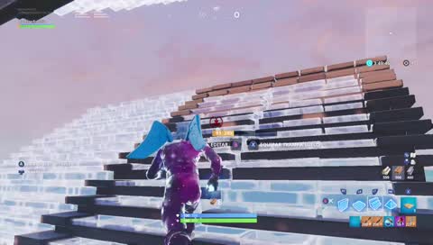 Jugando Fortnite y Roblox