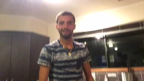 قاعد أطبخ للكفار 😞 تعالو شاركوني