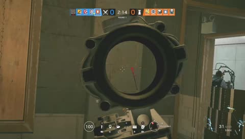 TEACHING MY MUM HOW TO PLAY R6