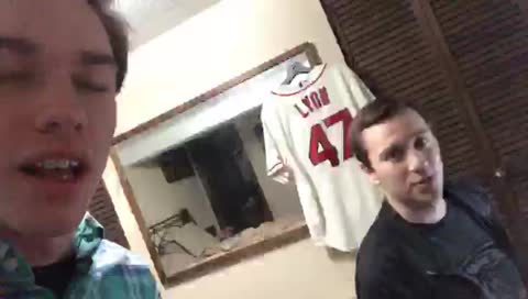 Chilling with Lyonschoice, Come say Hi