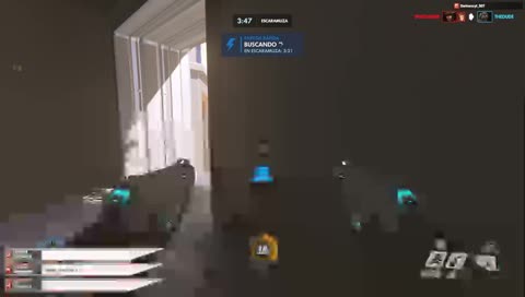 TODOS JUGANDO RESIDENT EVIL Y YO AQUI