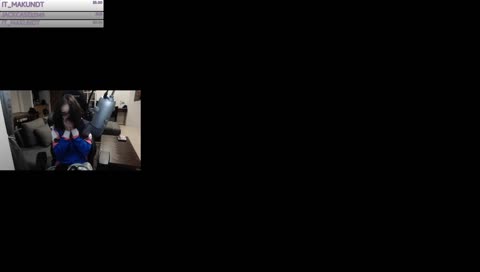 playing a horror game. i want to cry.