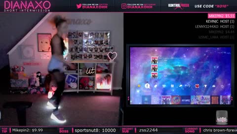 Pretending I'm at EDC!! :(