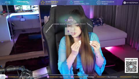 <3