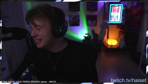 Pavel pořád komunista